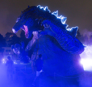File:LegendaryGoji Statue in Midtown Park Tokyo Japan tokyo-midtowncom jp summer 2014 godzillahtml 8.jpg