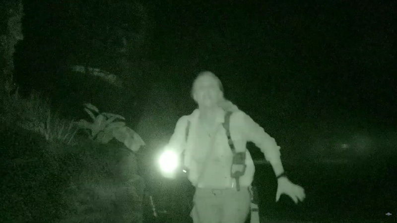 File:QfK - E6 - Erin flees before Kong.png