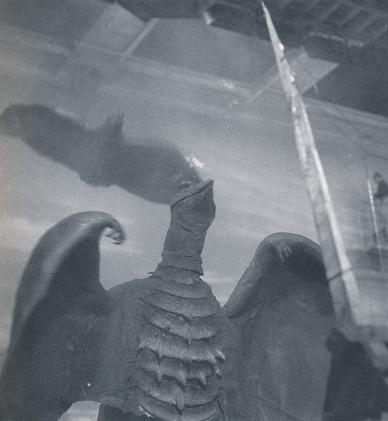 File:Rodan upper half guignol 2.png