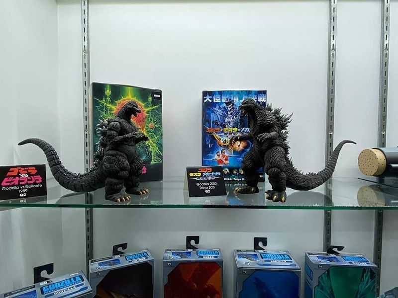 File:KiryuGoji at Toy Fair.jpg
