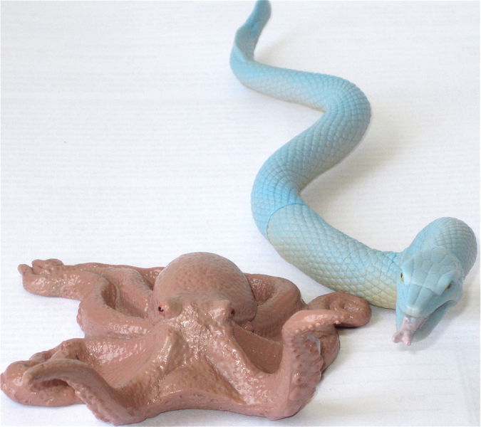 File:Giant Octopus Giant Sea Snake Figures 2.JPG
