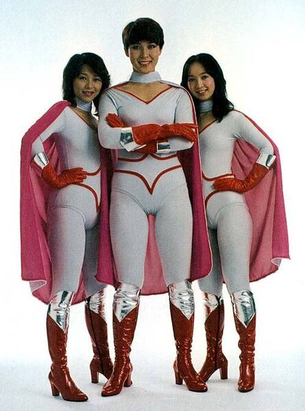 File:Spacewomen together.jpg