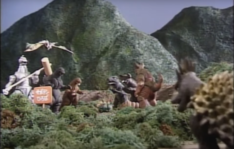 File:GI Mechagodzilla with hammer.png