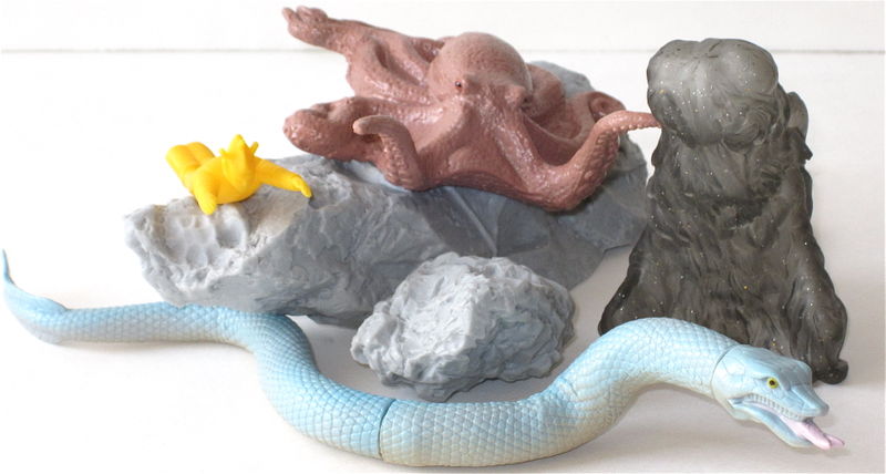 File:Giant Octopus Giant Sea Snake Figures.JPG