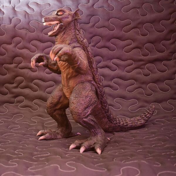 File:11 inches of Gorgo.jpg