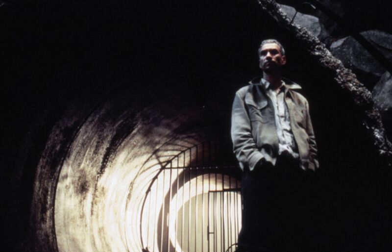 File:Roland emmerich g98 subway set.jpeg