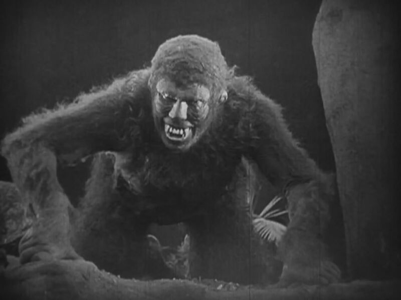File:1925-the-lost-world-apeman.jpg