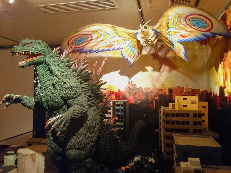 File:GiraGoji and Eternal Mothra 2.jpg
