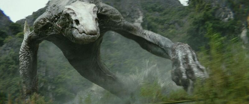File:Kong-skull-island-skull-crawler-battle-571437.jpg