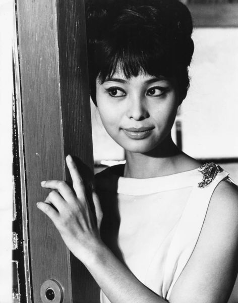 File:Akiko Wakabayashi profile.jpg