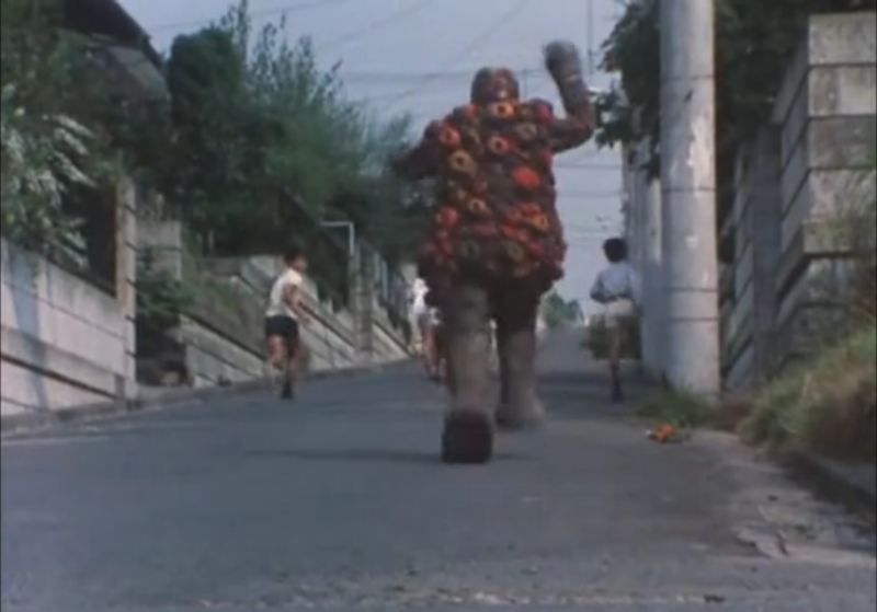 File:Iho chasing children.png